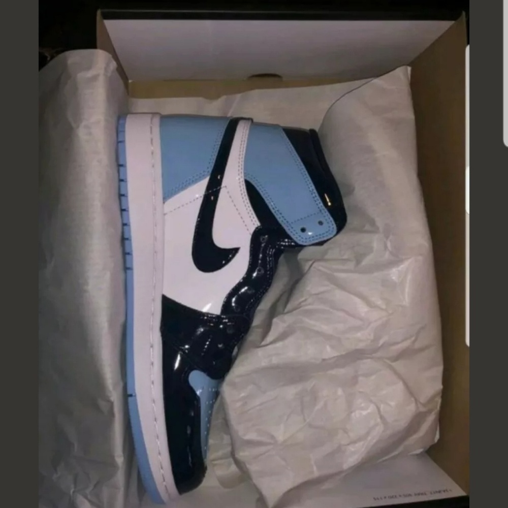 Jordan 1 unc womens sz 8
